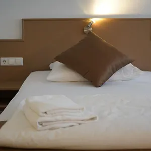 Otel Elha, Stuttgart